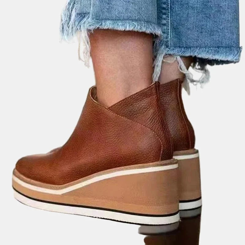 Evelyn  Cushioned Comfort Heeled Boot