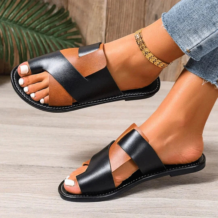 Soleo Two-Tone Summer Slides